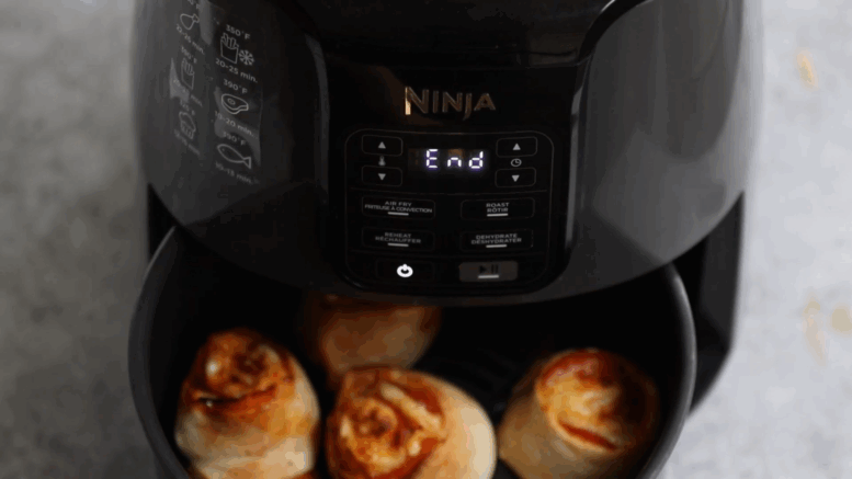 Air fryer pizza buns